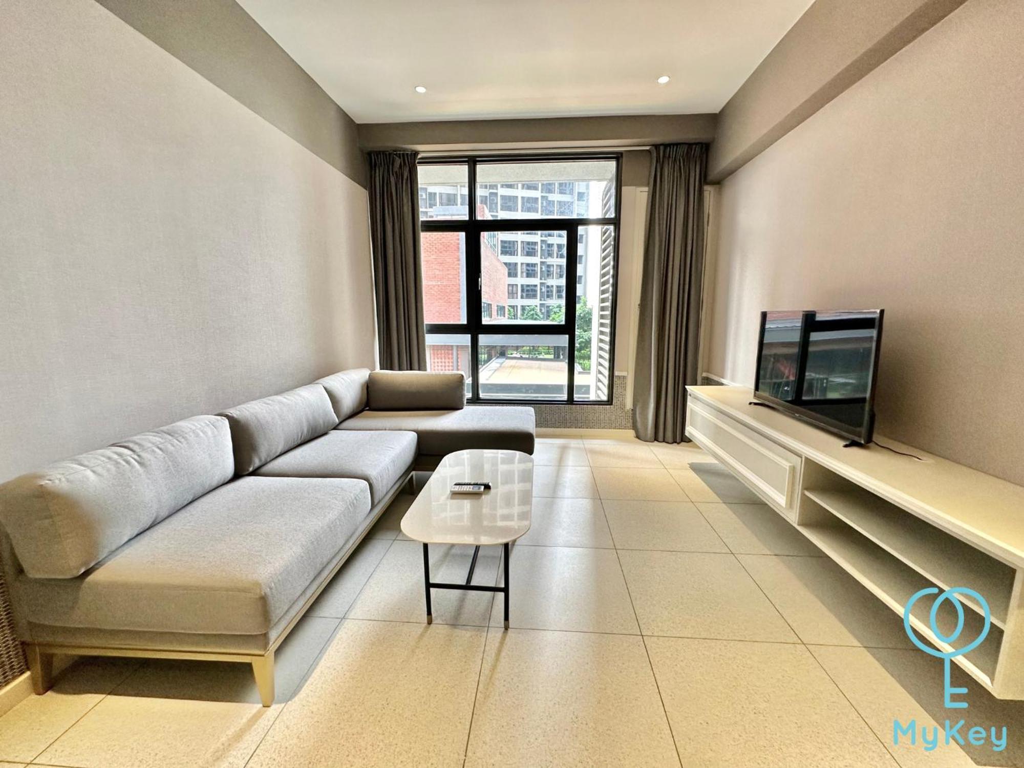 Apartament Millerz Square By Mykey Kuala Lumpur Zewnętrze zdjęcie A living room in a serviced apartment in Ho Chi Minh City, Vietnam