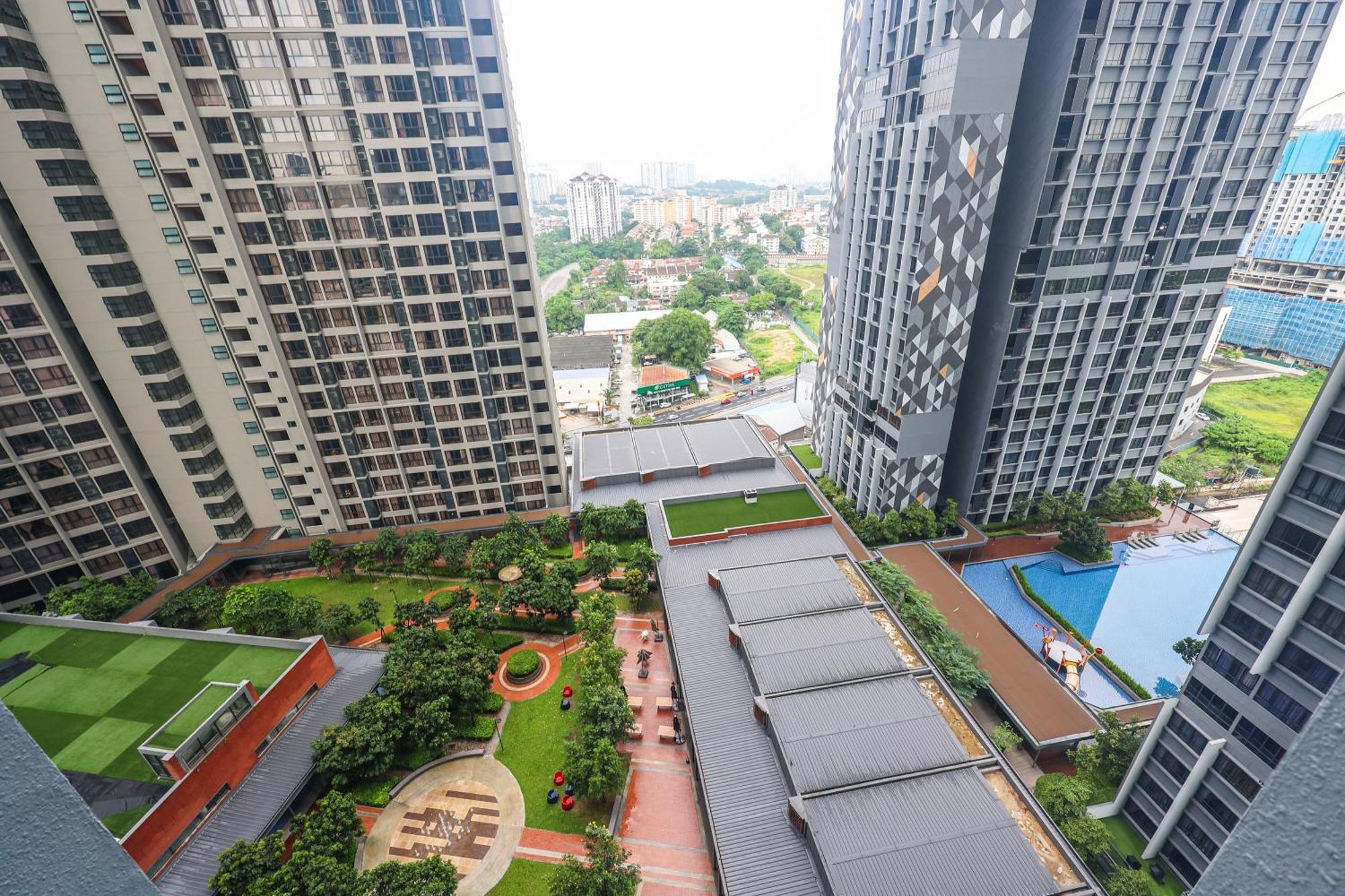 Apartament Millerz Square By Mykey Kuala Lumpur Zewnętrze zdjęcie The panorama of the complex