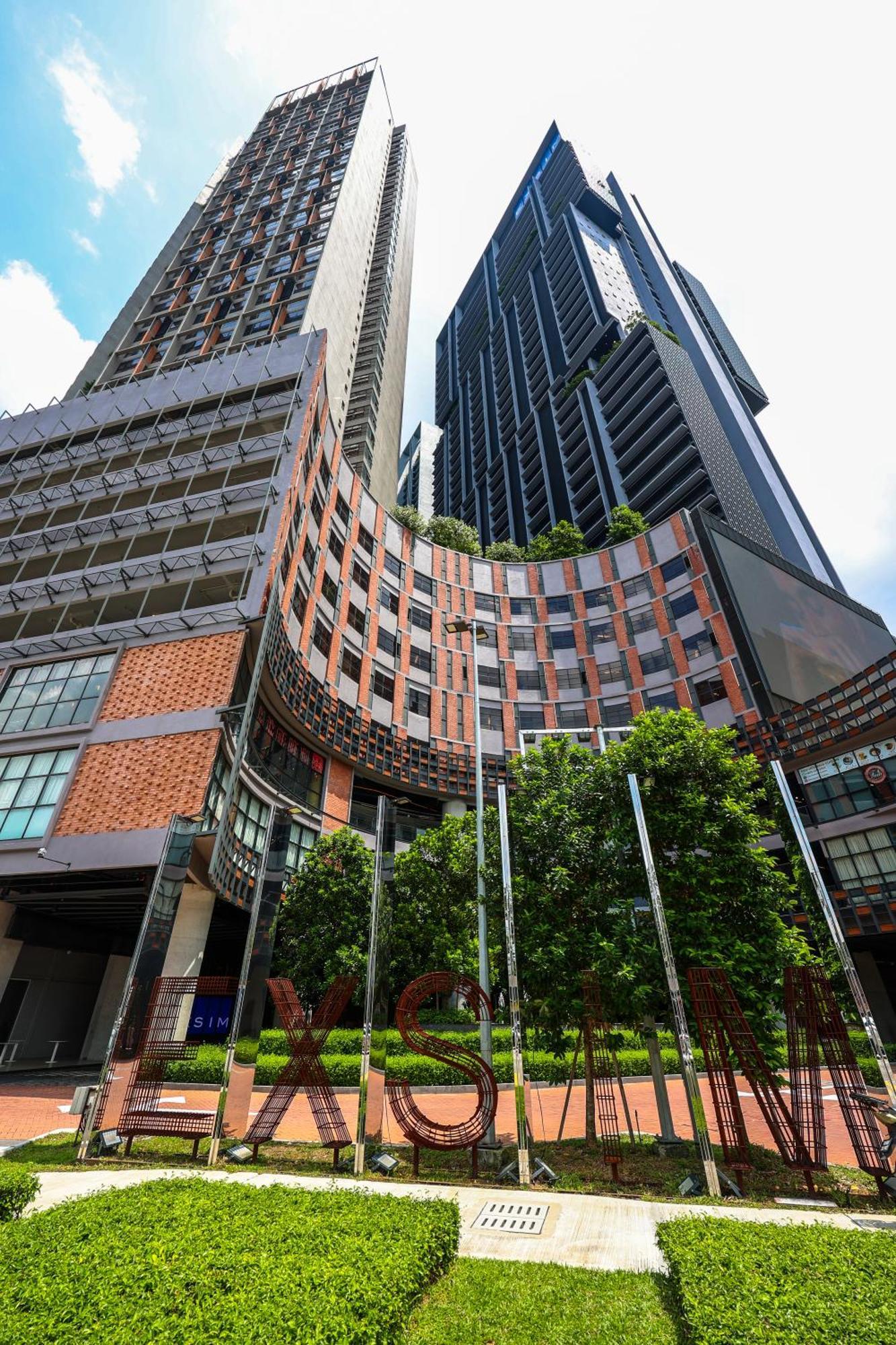 Apartament Millerz Square By Mykey Kuala Lumpur Zewnętrze zdjęcie The building's facade