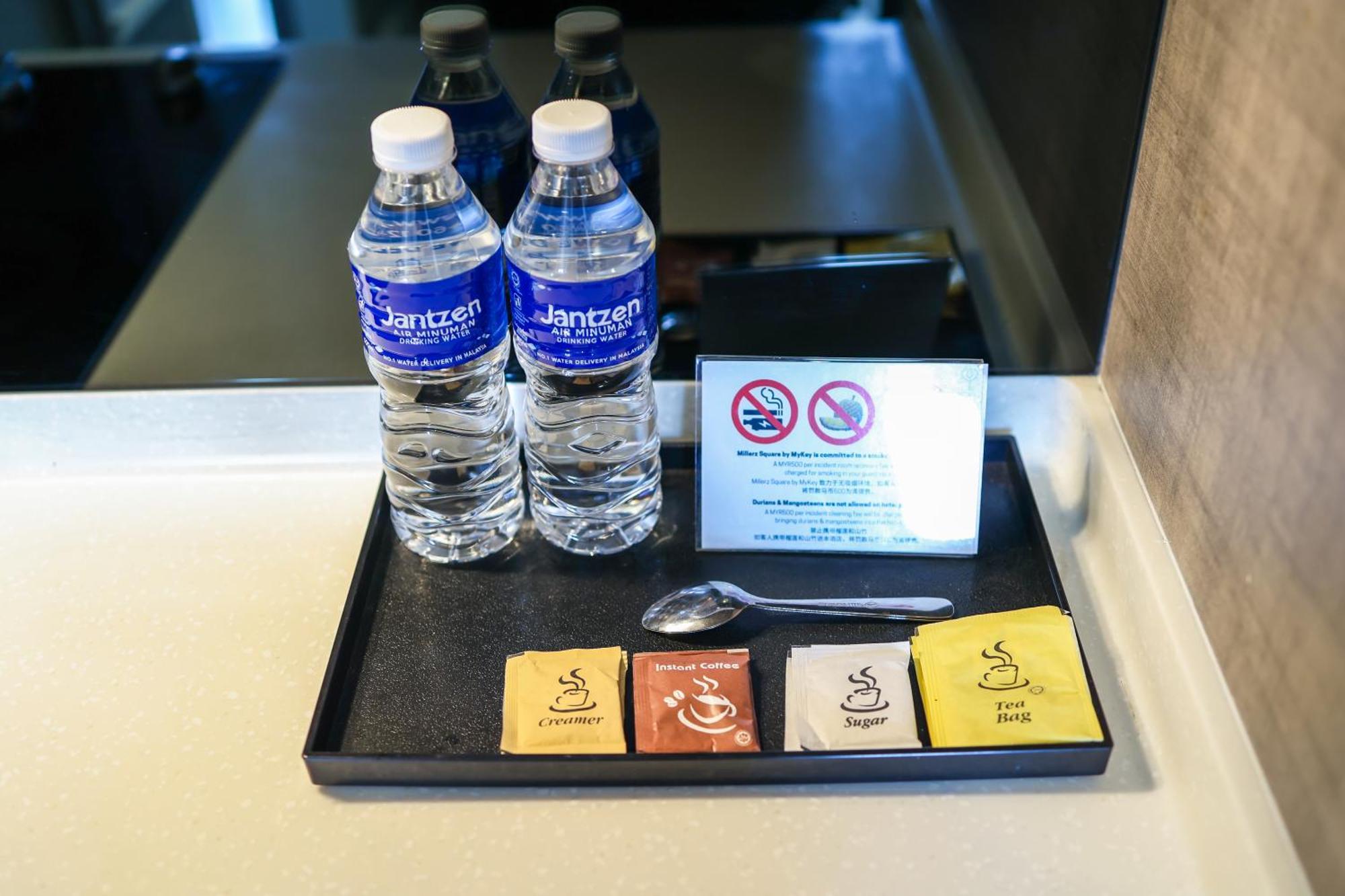 Apartament Millerz Square By Mykey Kuala Lumpur Zewnętrze zdjęcie Bottled water and tea bags in a hotel room
