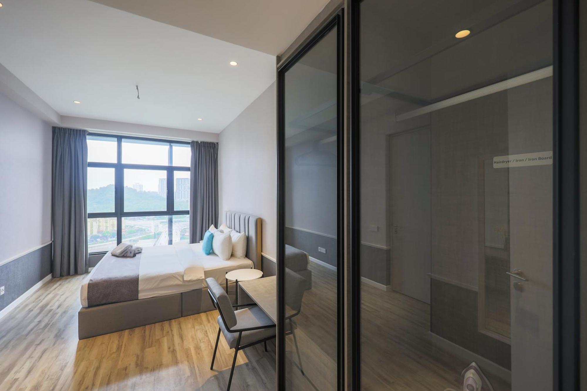 Apartament Millerz Square By Mykey Kuala Lumpur Zewnętrze zdjęcie A bedroom at the hotel