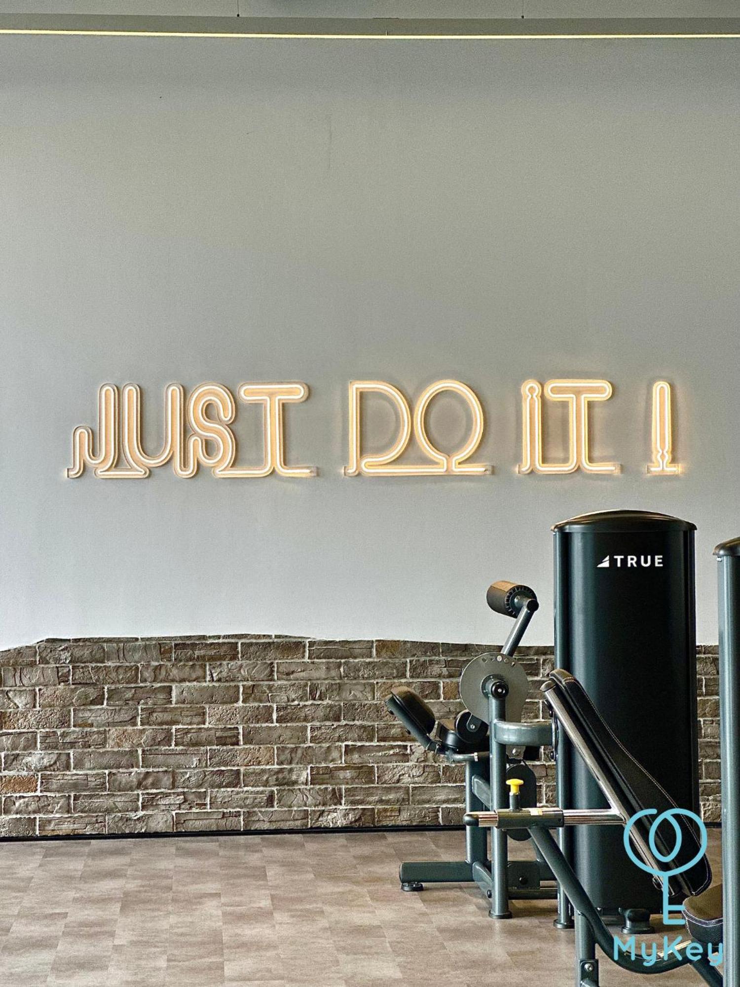 Apartament Millerz Square By Mykey Kuala Lumpur Zewnętrze zdjęcie Just Do It!